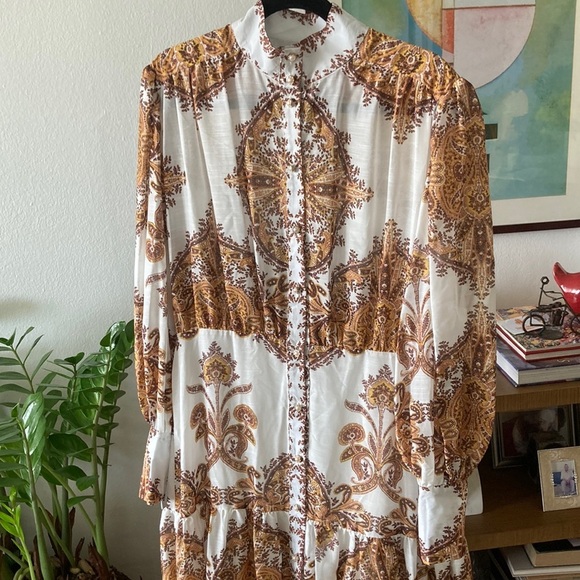 Elegant White and Brown Patterned Dress - Picture 4 of 4